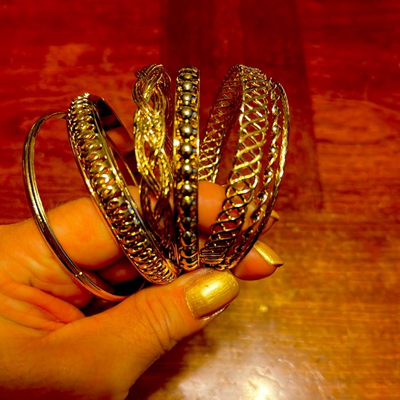 Assorted bangles - Picture 2 of 2